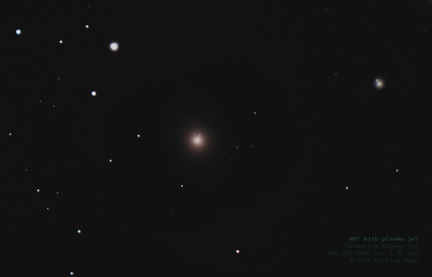 M87 mit Plasma-Jet des zentralen schwarzen Lochs Pōwehi