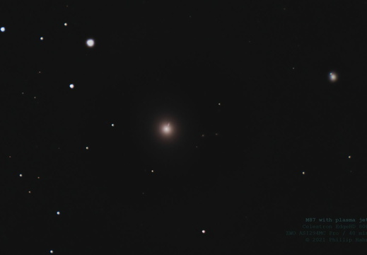M87 mit Plasma-Jet des zentralen schwarzen Lochs Pōwehi